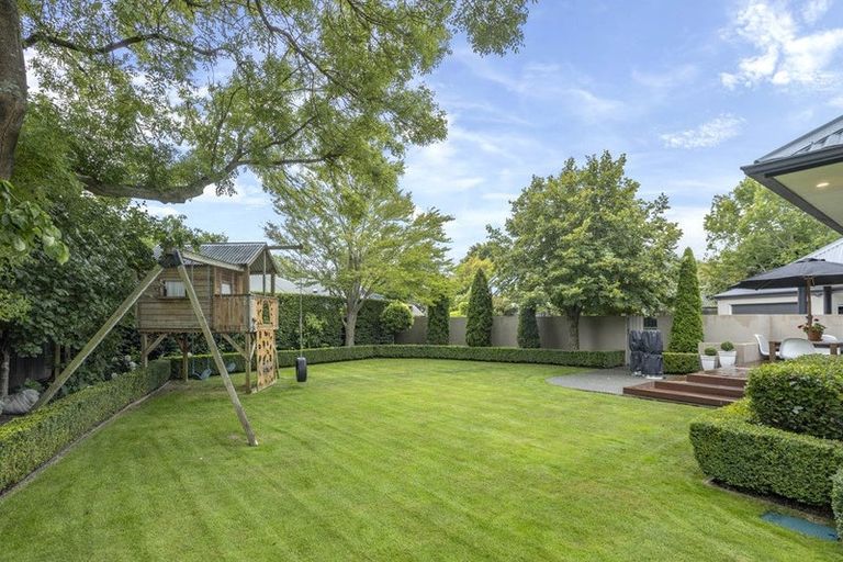 Photo of property in 1/253 Memorial Avenue, Burnside, Christchurch, 8053