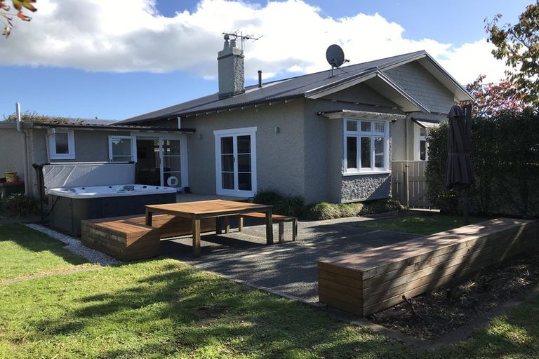 Photo of property in 9 Walsh Road, Westown, New Plymouth, 4310