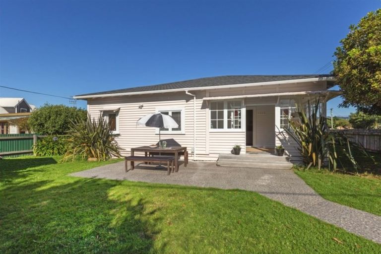 Photo of property in 13 Rauparaha Street, Waikanae Beach, Waikanae, 5036