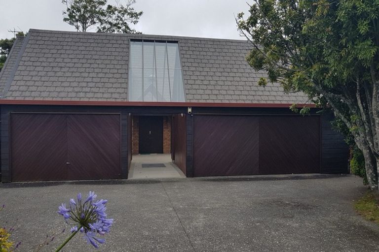 Photo of property in 12 Dayspring Way, Pakuranga, Auckland, 2010