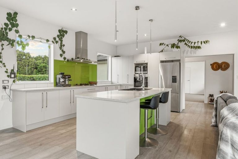 Photo of property in 1 Ngaire Close, Wainui, Silverdale, 0994