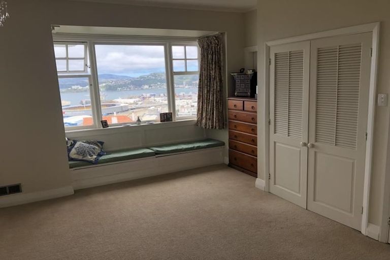 Photo of property in 9 Wadestown Road, Wadestown, Wellington, 6012