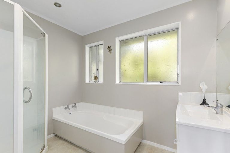 Photo of property in 19b Hicks Close, Whitby, Porirua, 5024