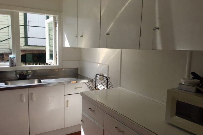 Photo of property in 16 Nandana Drive, Glen Eden, Auckland, 0602