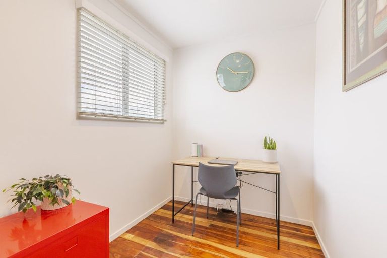 Photo of property in 8 Goodger Street, Waipukurau, 4200