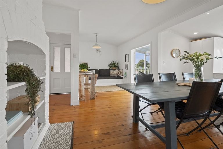 Photo of property in 8 Shoal Bay Road, Devonport, Auckland, 0624