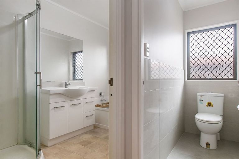 Photo of property in 295 Bucklands Beach Road, Bucklands Beach, Auckland, 2012