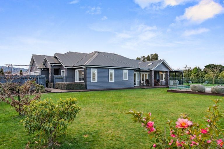 Photo of property in 27 Mill Grove, Clareville, Carterton, 5713