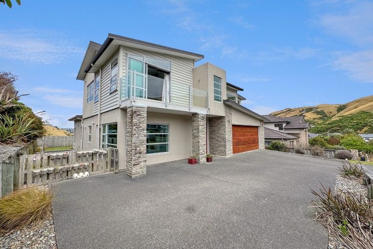 Photo of property in 74 Amesbury Drive, Churton Park, Wellington, 6037