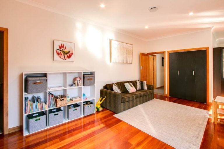 Photo of property in 215 Park Road North, Parkvale, Hastings, 4122