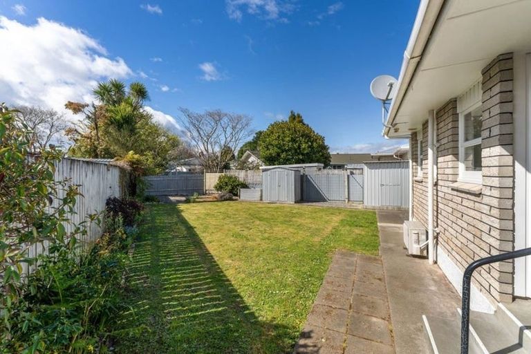 Photo of property in 55 Karaka Crescent, Levin, 5510