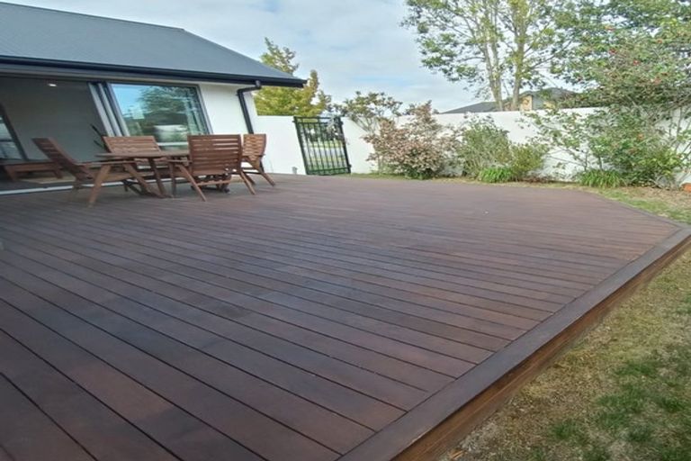 Photo of property in 32 Te Whenu Crescent, Marshland, Christchurch, 8083