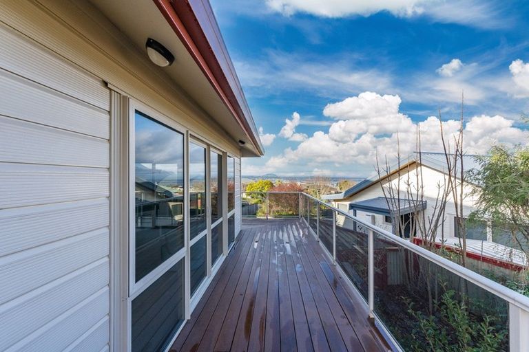 Photo of property in 16 Carpentras Way, Nukuhau, Taupo, 3330