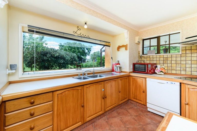 Photo of property in 83 Oroua Road, Kairanga, Palmerston North, 4475
