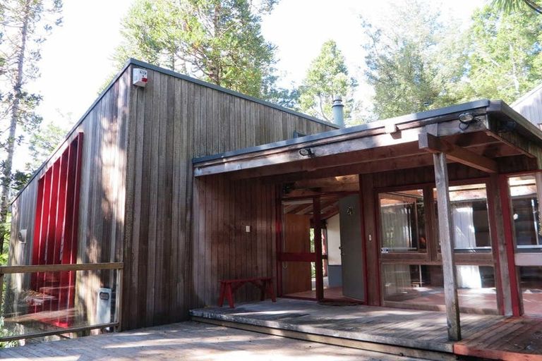 Photo of property in 52 Park Hill Road, Birkenhead, Auckland, 0626