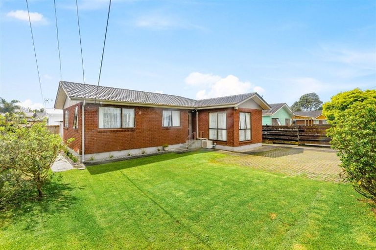 Photo of property in 337 Swanson Road, Ranui, Auckland, 0612