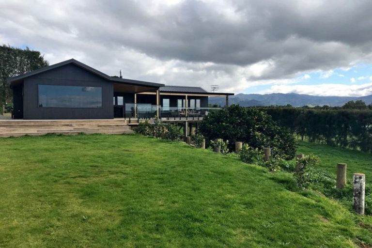 Photo of property in 261b Walker Road East, Aongatete, 3178