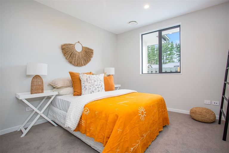 Photo of property in 6 Classic Lane, Rolleston, 7614