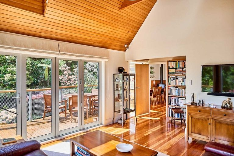 Photo of property in 14 Waitohu Road, York Bay, Lower Hutt, 5013