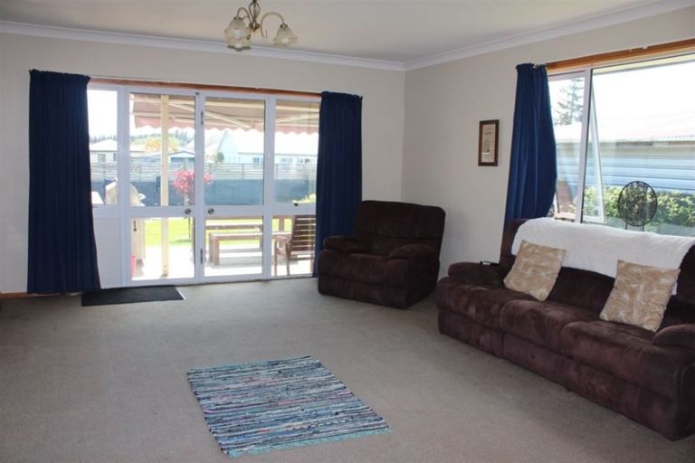 Photo of property in 18 Johnson Street, Milton, 9220