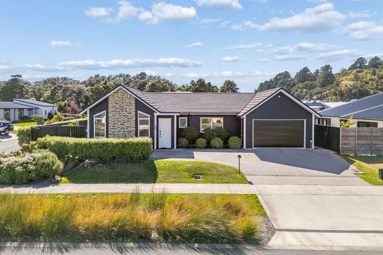Photo of property in 22 Hopkirk Avenue, Wallaceville, Upper Hutt, 5018