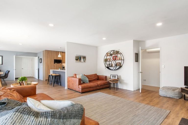 Photo of property in 53 Grimseys Road, Redwood, Christchurch, 8051