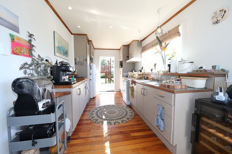 Photo of property in 12 Domain Road, Haumoana, 4102