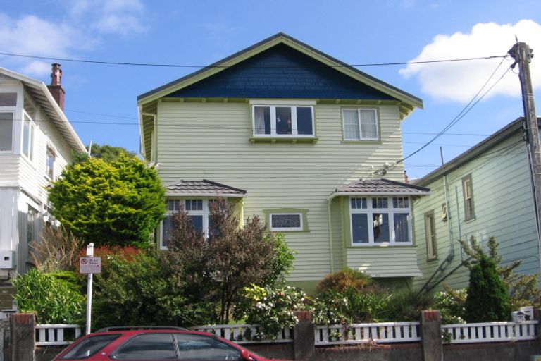 Photo of property in 17 Hankey Street, Mount Cook, Wellington, 6011