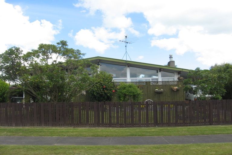 Photo of property in 19 Feasegate Street, Manurewa, Auckland, 2102