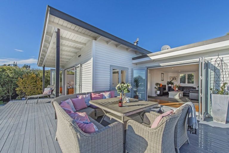 Photo of property in 31 Broadway Avenue, Waikuku Beach, 7473