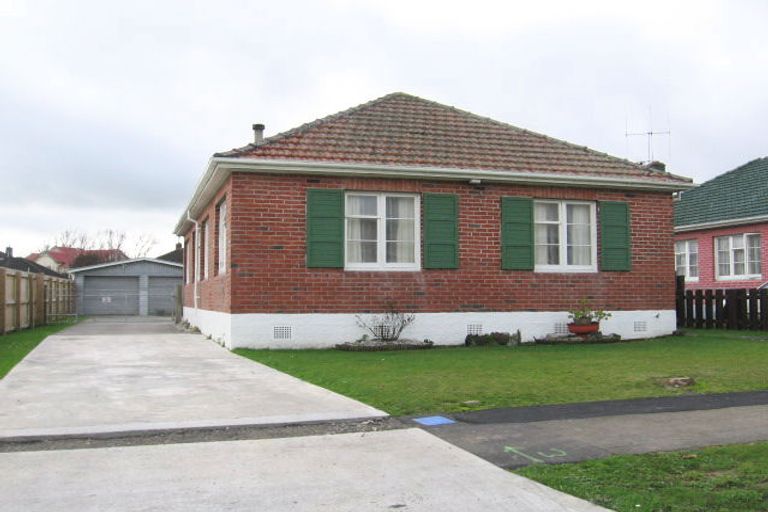 Photo of property in 35 Rangiora Avenue, Roslyn, Palmerston North, 4414
