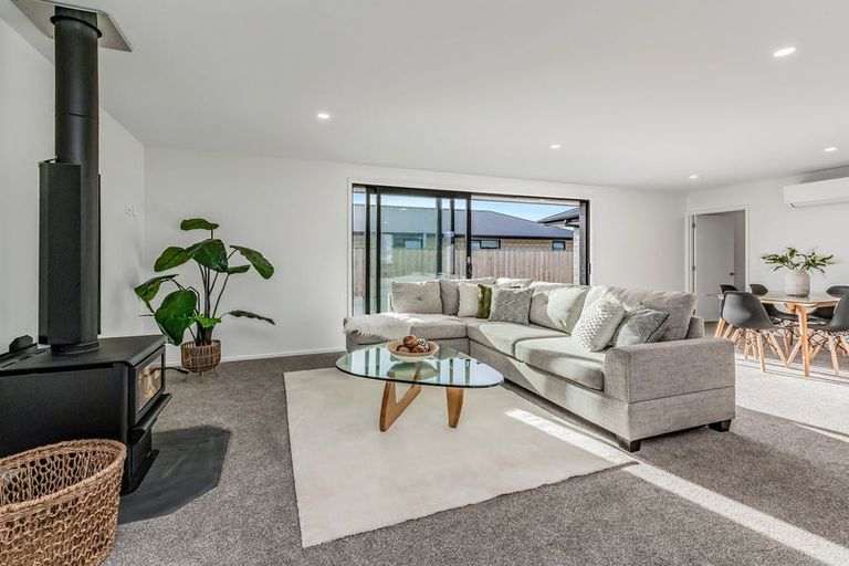 Photo of property in 1 Cedric Place, Darfield, 7510