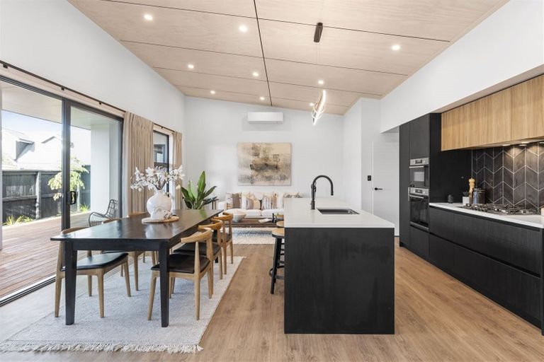 Photo of property in 22 Hanlow Place, Pyes Pa, Tauranga, 3112