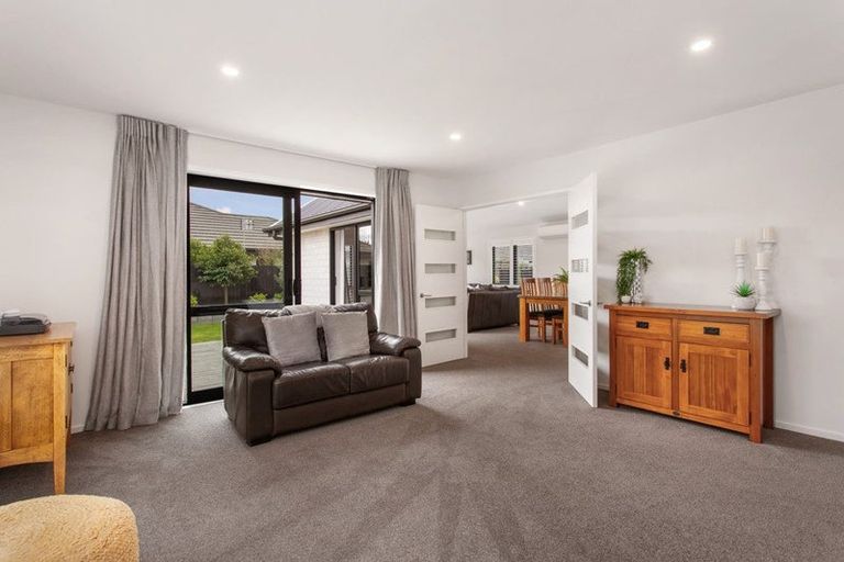 Photo of property in 48 Karere Avenue, Marshland, Christchurch, 8083