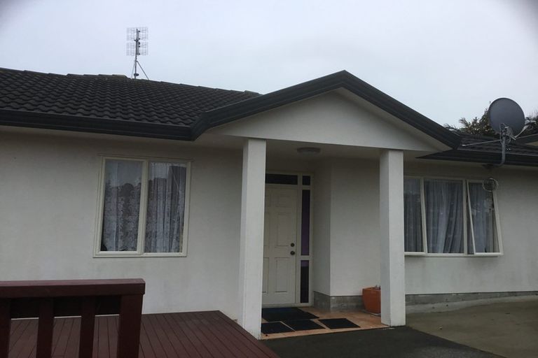 Photo of property in 12 Piper Place, Goodwood Heights, Auckland, 2105