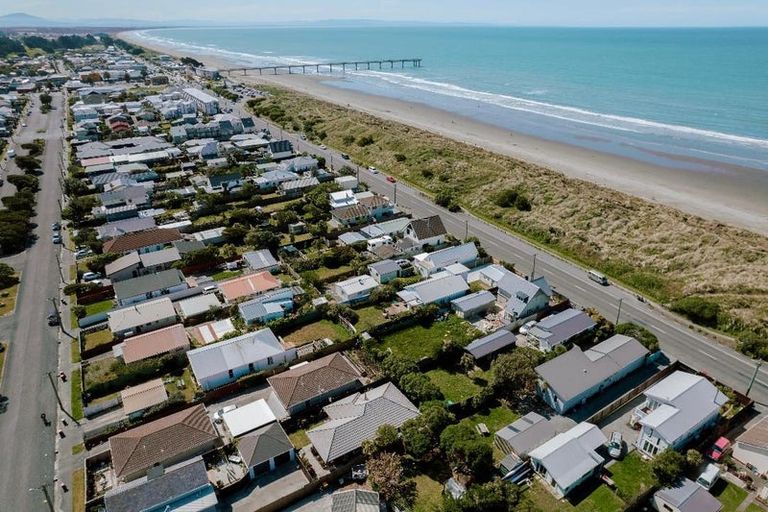 Photo of property in 265 Marine Parade, New Brighton, Christchurch, 8061