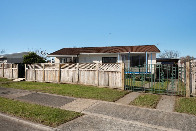 Photo of property in 14 College Place, Poike, Tauranga, 3112