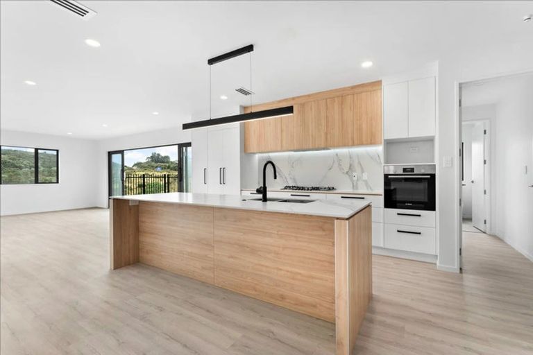 Photo of property in 27 Kotuitui Drive, Wainui, 0992