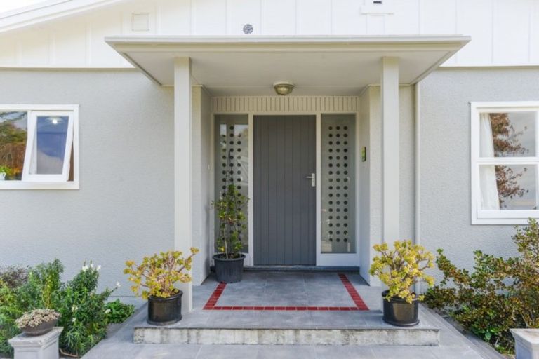 Photo of property in 1 Hereworth Grove, Havelock North, 4130