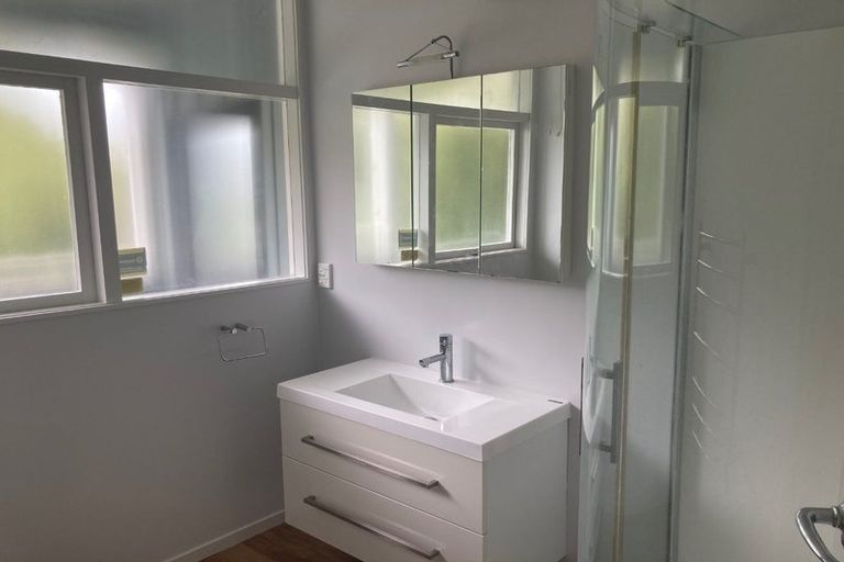 Photo of property in 3 Mamaku Grove, Khandallah, Wellington, 6035