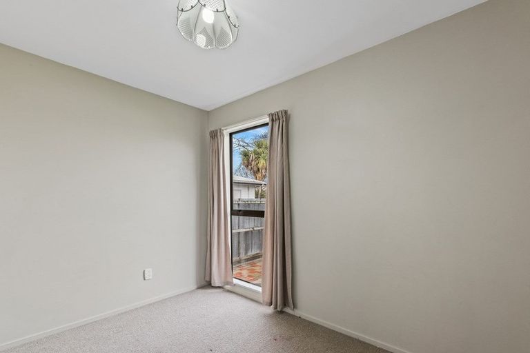 Photo of property in 2/279 Main South Road, Hornby, Christchurch, 8042