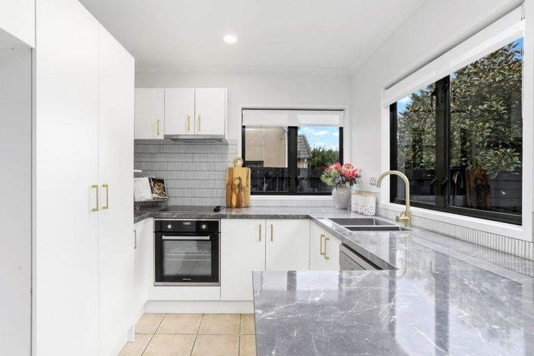 Photo of property in 15 Whitbourne Heights, Manurewa, Auckland, 2105