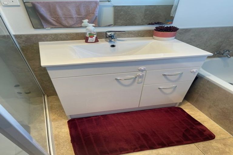 Photo of property in 12 Aberfeldy Avenue, Highland Park, Auckland, 2010