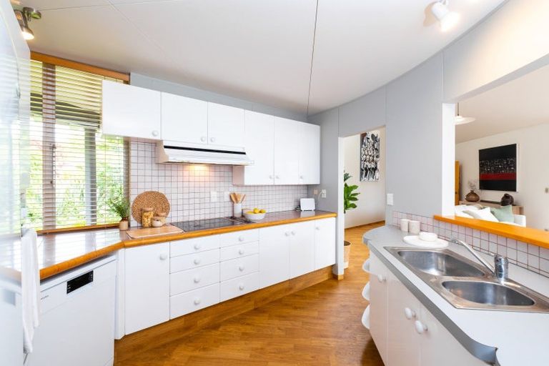 Photo of property in 138 Te Mata Road, Havelock North, 4130