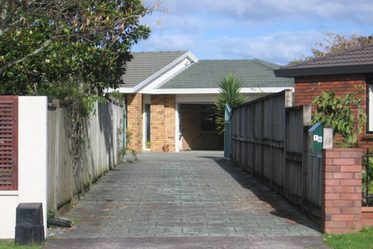Photo of property in 16 Suncrest Drive, West Harbour, Auckland, 0618