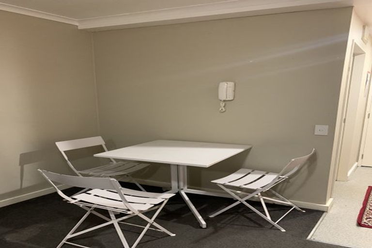 Photo of property in Aitken Street Apartments, 202/5 Aitken Street, Thorndon, Wellington, 6011