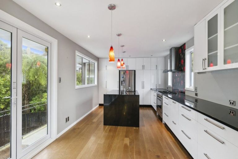 Photo of property in 54 Collins Avenue, Tawa, Wellington, 5028