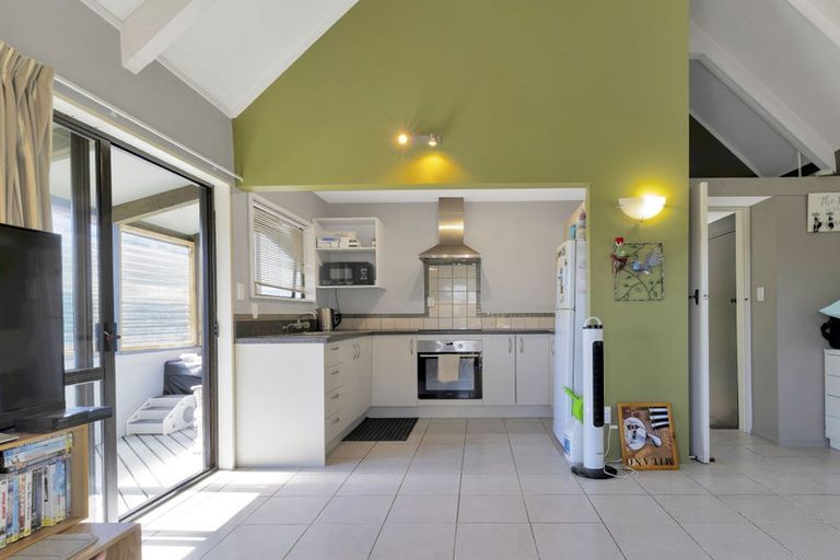 Photo of property in 18 Douglas Road, Amberley, 7410