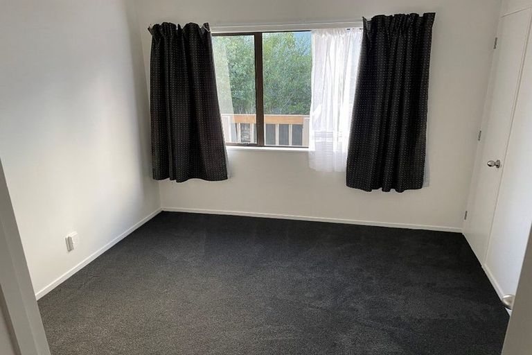 Photo of property in 2/32 Selwyn Crescent, Forrest Hill, Auckland, 0620