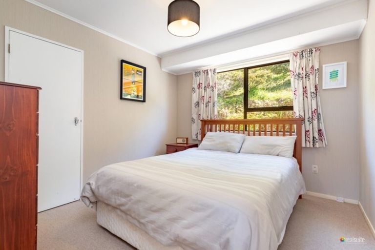 Photo of property in 7 Westra View, Tawa, Wellington, 5028